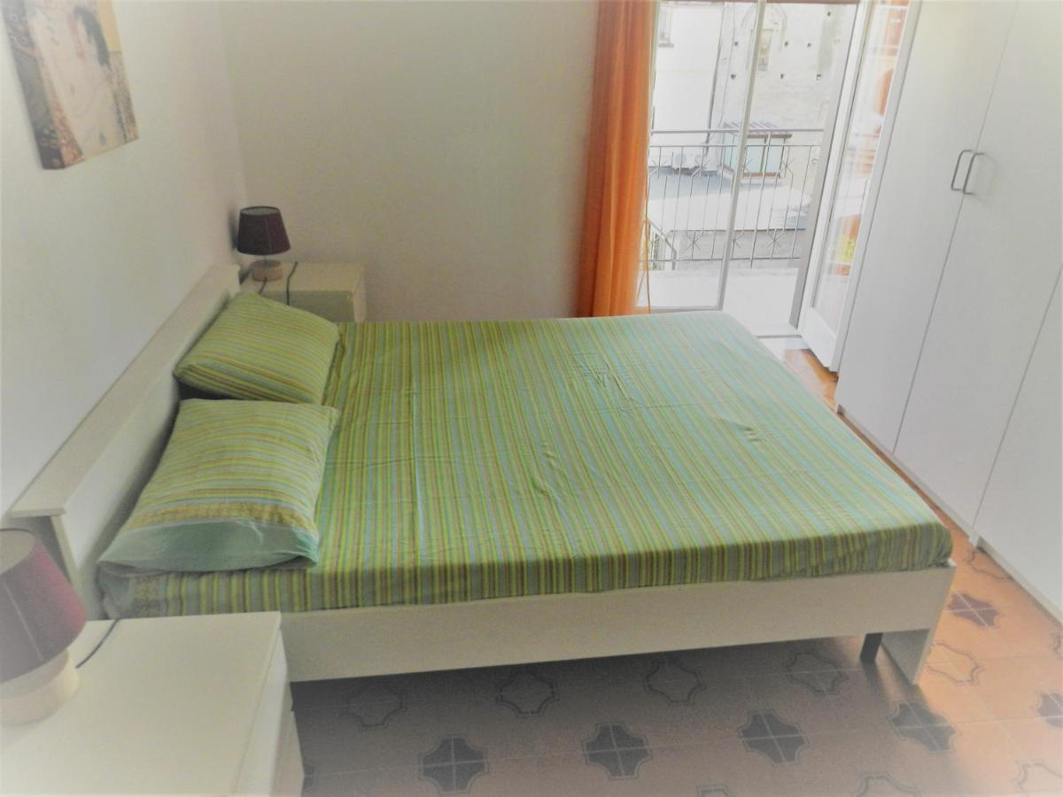 Apartment In Patti Marina: A Step Away From The Sea And From The Center! Exterior photo